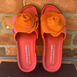 Donald J. Pliner 7M French Tang & Fuchsia Slide Leather Sandals